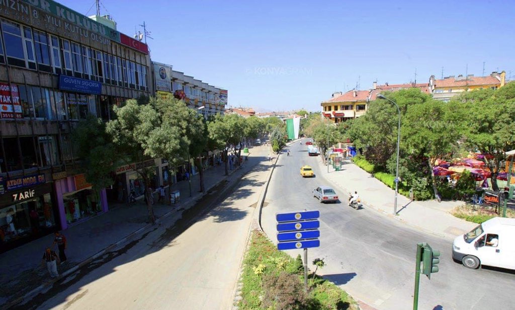 Zafer Meydanı Trafik Açıkken