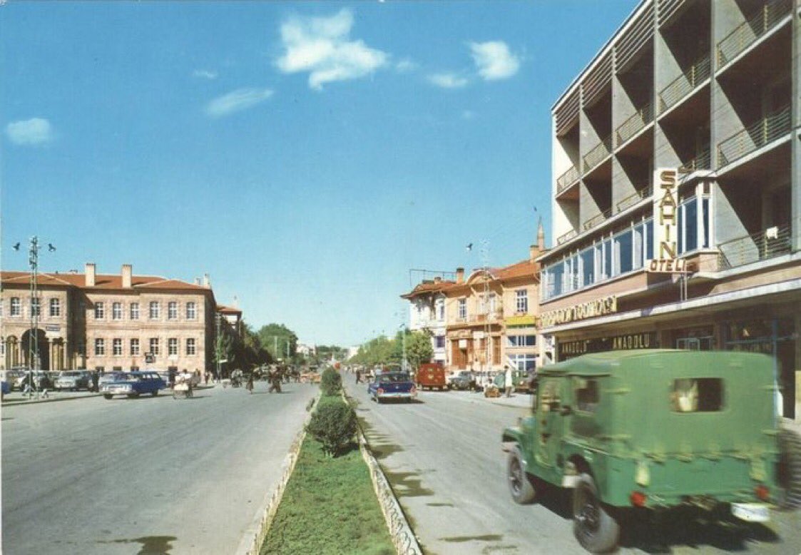 Mevlana Caddesi ve Valilik